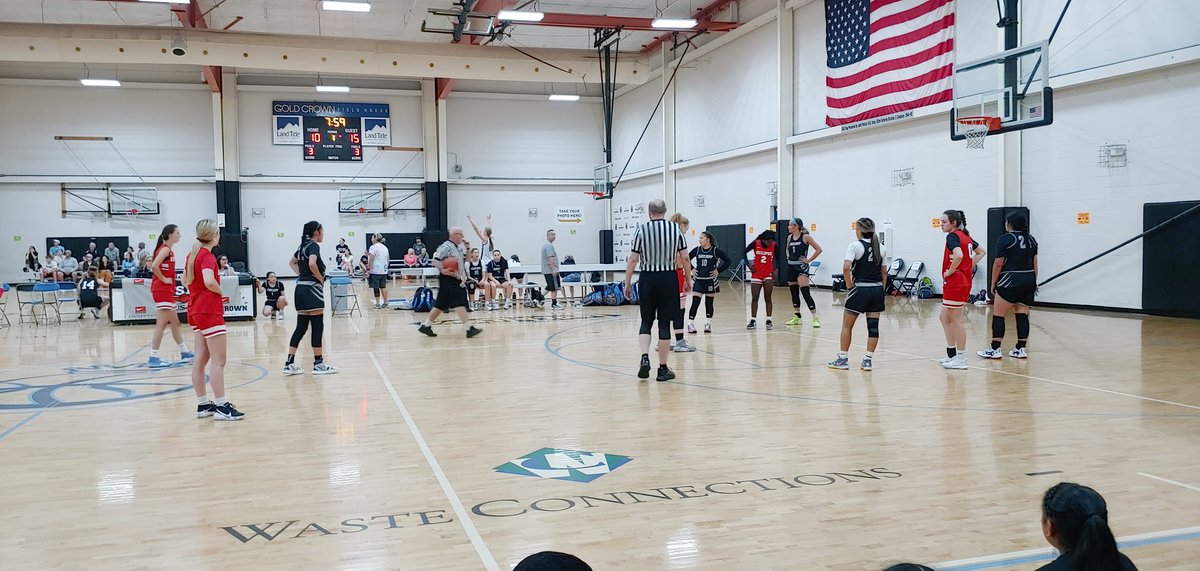 SydneyB35542895's tweet photo. Thank you for the words of wisdom and compliments, Chris Minnig! Thank you watching our game. We had a great game against a very talent Kansas Eclipse program and ending with win. Now on to championship round. https://t.co/fSBrE6r00c