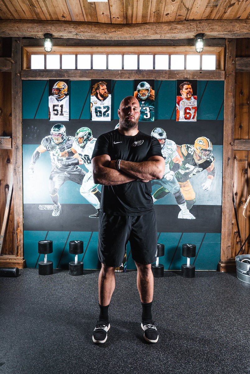 dk__create's tweet photo. Welcome to the Bro Barn! 💪🏼

Had a the opportunity to work along side @muscle_fitness to take a deeper dive into what it takes to train like an All-Pro! 
 
Tap the link to take a look at story and video! 👀 #FlyEaglesFly 
🔗: https://t.co/dlzfkFEwbR https://t.co/NvyPSRUZo9