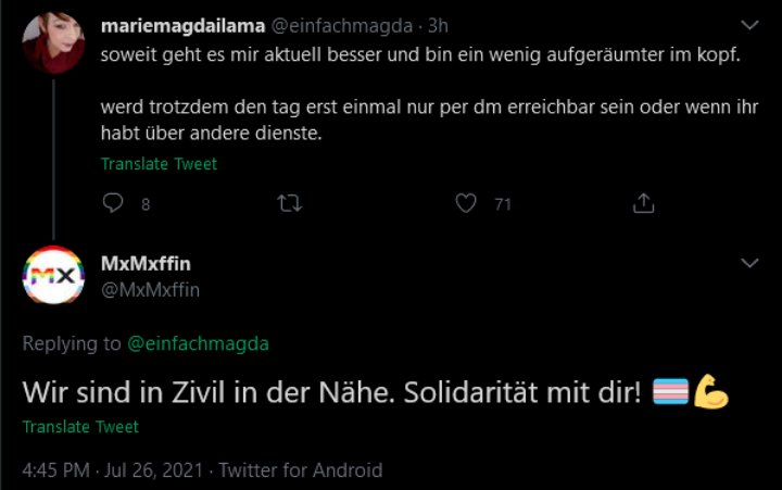 grimmigeraupe's tweet photo. Ein Dinosexcosplayer ist heute in zivil unterwegs und bewacht einen Mann im Kleid, ich wiederhole, er trägt heute nicht sein arschoffenes Dinokostüm, passt auf euch auf #sifffestleipzig https://t.co/UfpKIn0GZM