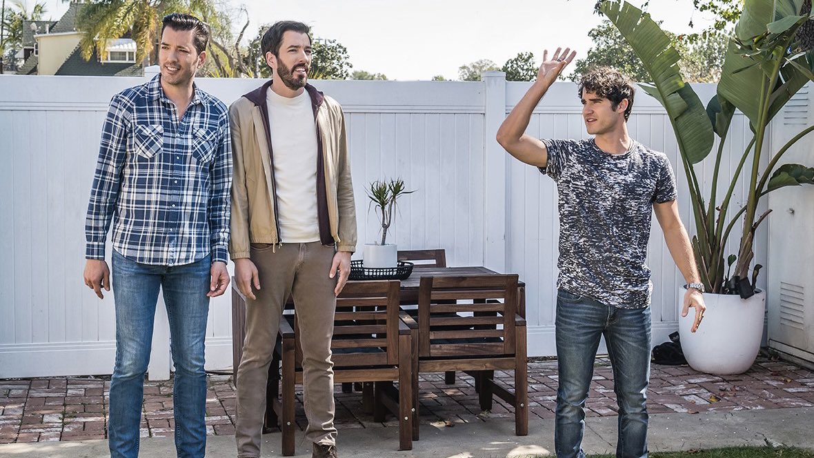 darrenthinker's tweet photo. no thoughts just darren criss being tiny 🤏 https://t.co/Hn92EHToX5