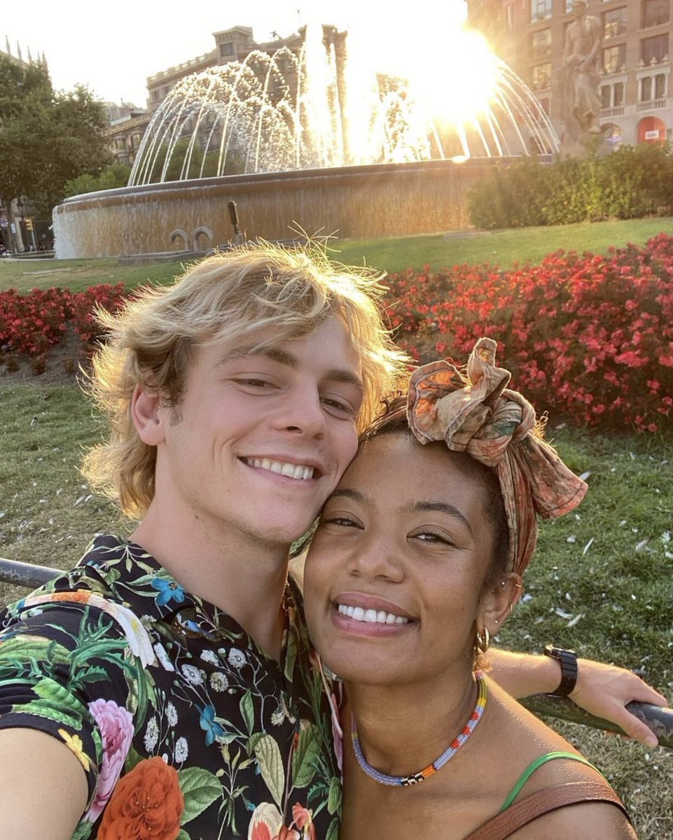 akibelova's tweet photo. i’m trying to be ross and jaz happy https://t.co/hsCgHK5QX8