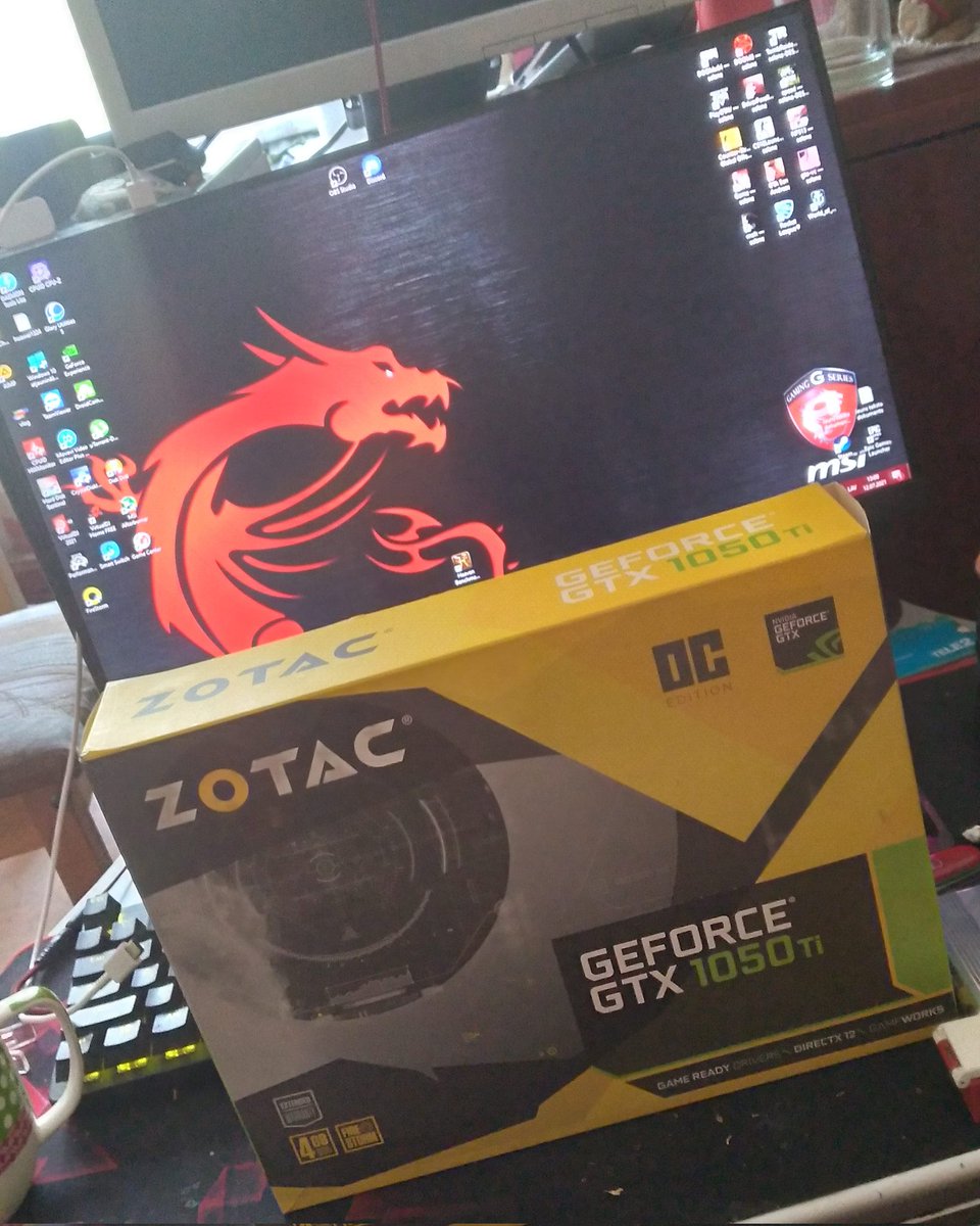 jazeps19967's tweet photo. Oh i love my setup. 🥰 
Full specs
I3 7100
8gb ddr4 ram. Dual channel
Msi h110m pro d motherboard
Gtx 1050ti zotac oc edition
Kingston 240gb ssd
1tb seagate baracuda green hdd+160gb hdd(torrents only)
Philips 21.5 monitor 1080p 75hz
Tracer mechanical keyboard(blue switches) https://t.co/mxT3lCaes2