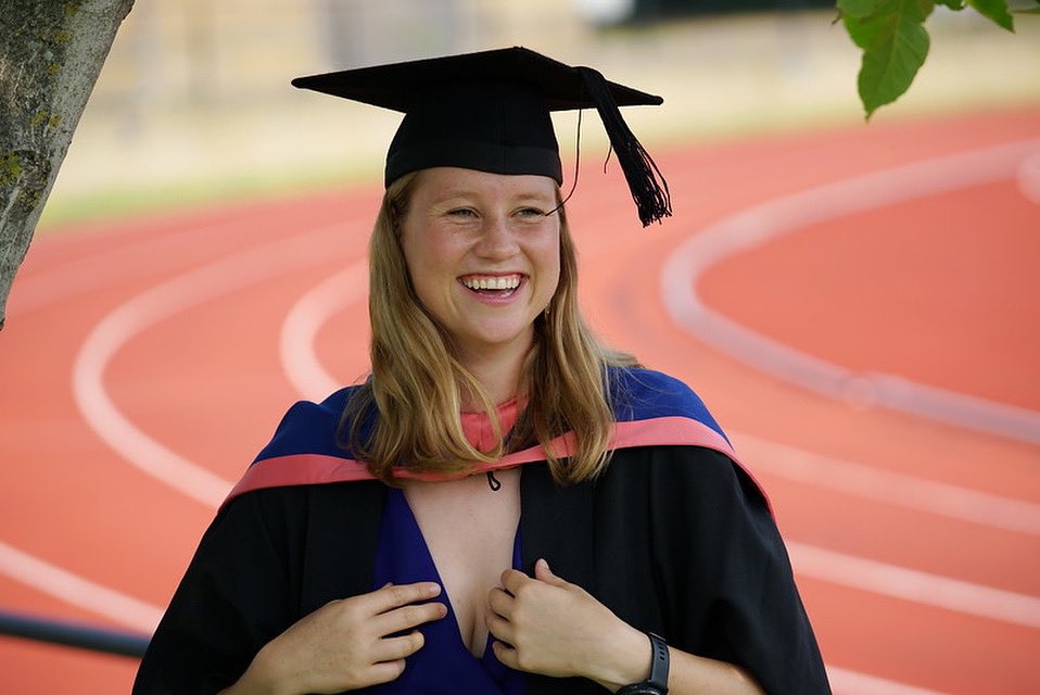 Becky Thompson tweet media