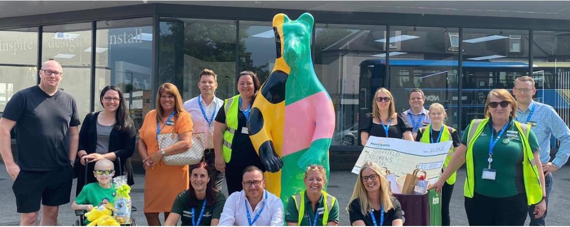 POY_Trail's tweet photo. BEARY big thank you to @Morrisons! 🐻

Teams from Morrisons stores around the city have come together to raise money to sponsor ‘Loose Ends’ by @mechasquid.

Standing proudly in Woodseats, their Bear marks years of fundraising for @SheffChildrens - how pawsome is that 💙 https://t.co/91yFhr4eHb