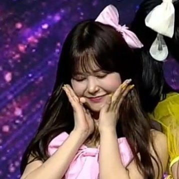 tiny__eu's tweet image. my little doll 🎀
#이유 #EVERGLOW #에버글로우 @EVERGLOW_twt