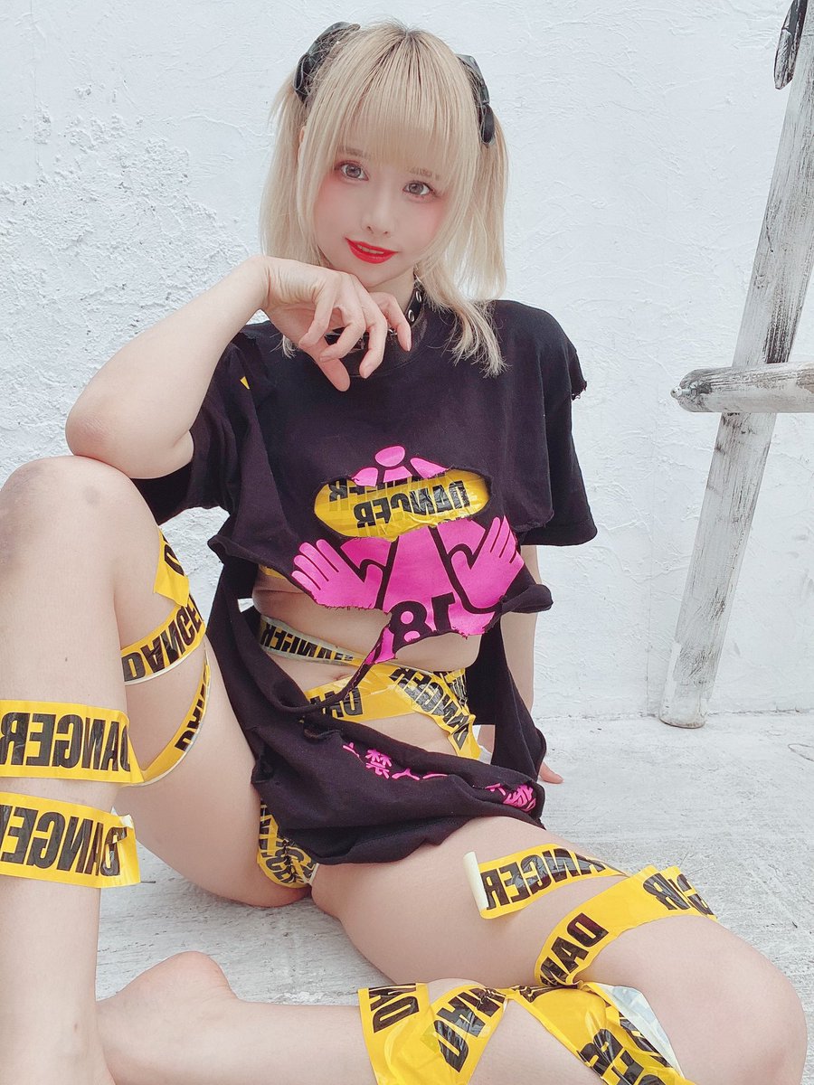 ノーパン コスプレ