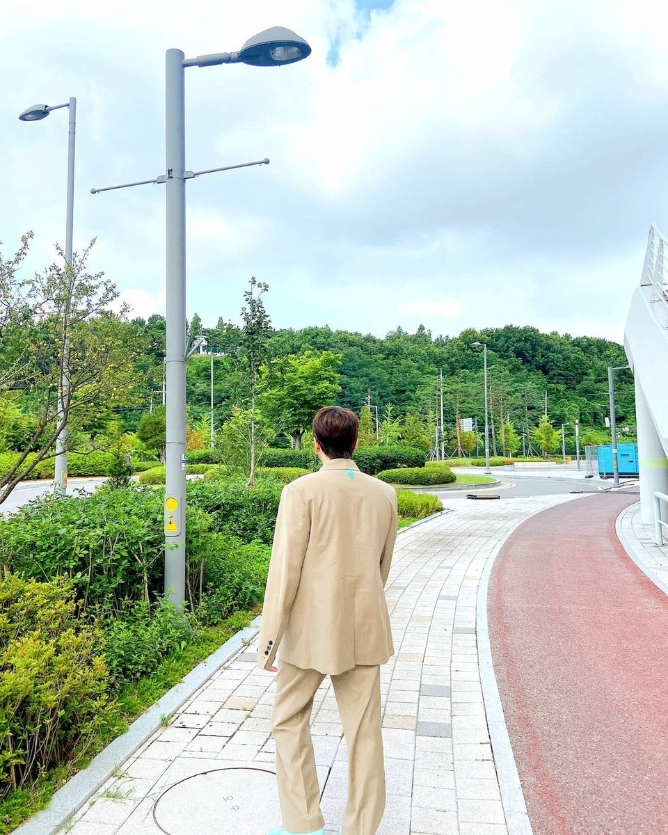 09.07.21| Hongki Instagram Güncellemesi:

"Ço~~~~~ok göz kamaştırıcı...
Yüzüm de ço~~~~~ok şiş..."

_____
#FTISLAND #LeeHongki