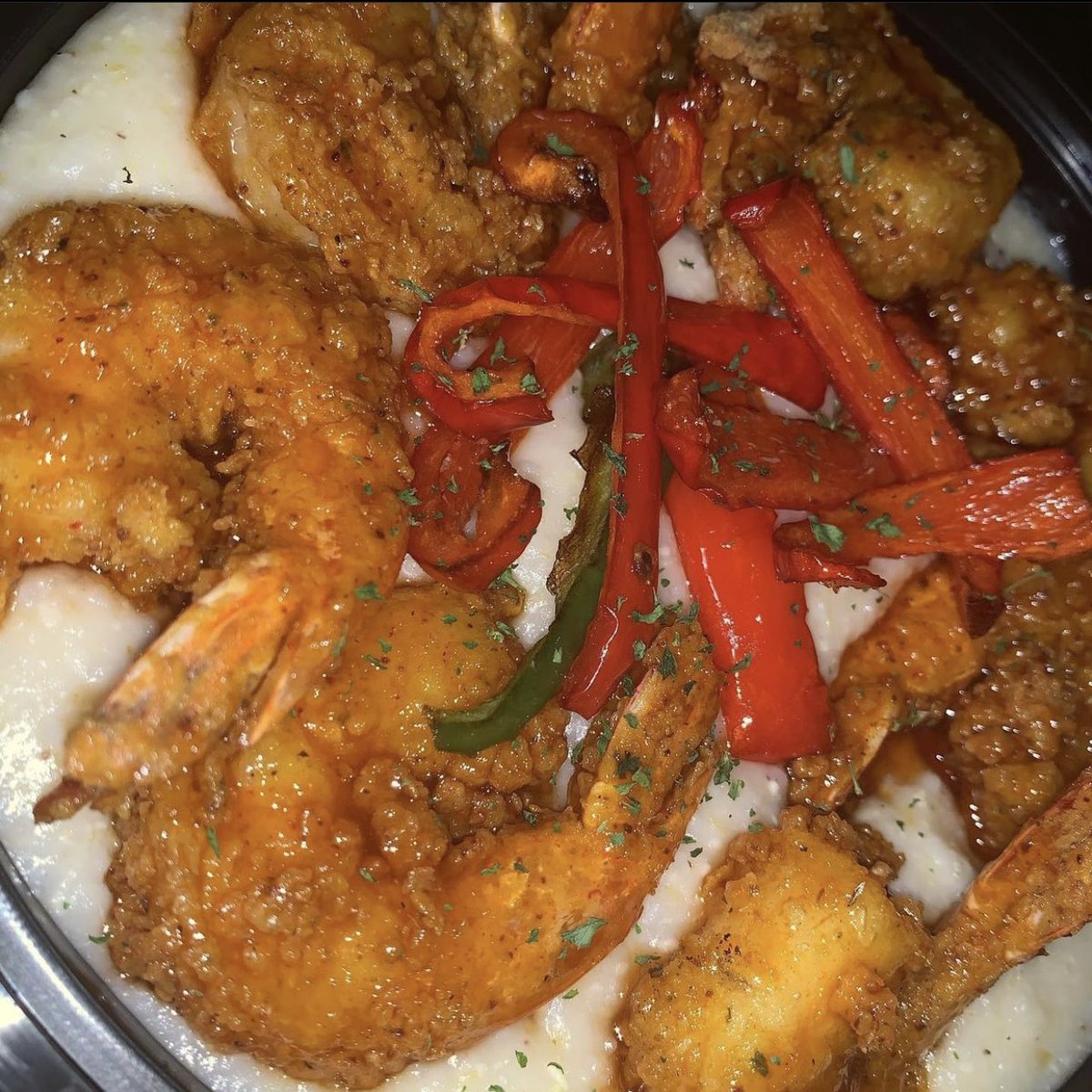 Shrimp n’ grits on a whole other level😋
We Shuckin 
📍8913 Taft Street Pembroke Pines
📍4759 NW 167th street Miami