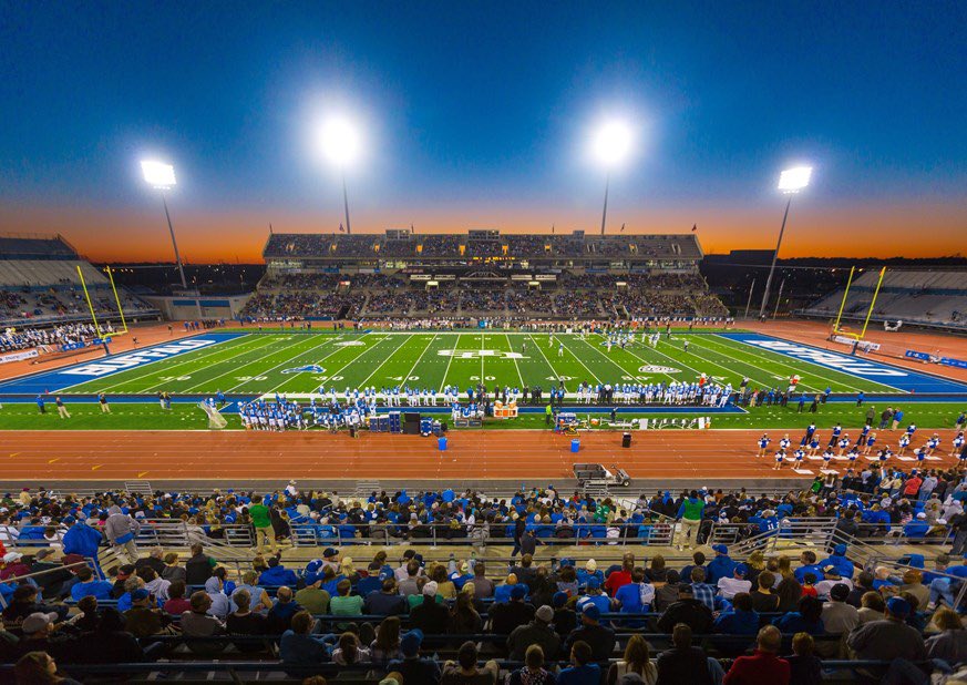jacksonbrown_77's tweet photo. Wow! After a great conversation with @Stansfield_Matt I’m thankful to say I’ve received an offer from the University of Buffalo! @CoachMoLinguist @Mike_CoachD @TheSamuraiCoach @jamesohagan285 @ronwhitcomb @BrandonHuffman @adamgorney @GregBiggins @coachjosephmar @2Ddavis #MLUYFI https://t.co/PW5UFHnp2h