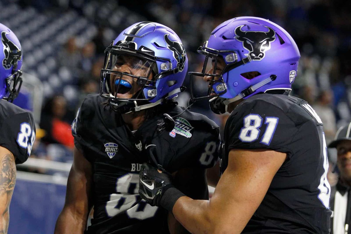 jacksonbrown_77's tweet photo. Wow! After a great conversation with @Stansfield_Matt I’m thankful to say I’ve received an offer from the University of Buffalo! @CoachMoLinguist @Mike_CoachD @TheSamuraiCoach @jamesohagan285 @ronwhitcomb @BrandonHuffman @adamgorney @GregBiggins @coachjosephmar @2Ddavis #MLUYFI https://t.co/PW5UFHnp2h