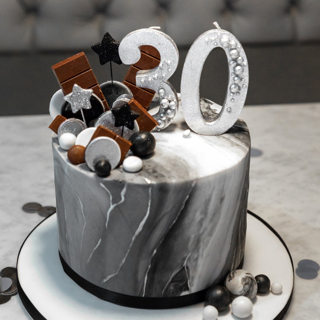 SavingEvents's tweet image. Who doesn't love cake?! 🎂 

Check out this collection of amazing cakes from the events that we've organised over the last couple of years! 

And even if you don't like #cake, we can do doughnuts, chocolate fountains and plenty more! 

Which cake is your favourite? 👇