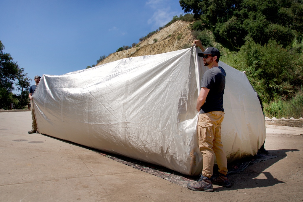 MissionDarkness's tweet photo. You ever wish you could get a faraday cover for your cars?
#Faraday #empproof #emf #carcover #cover #car #TitanRF #solarflare #prepper #doomsday https://t.co/Y6dAH9Q1Rl