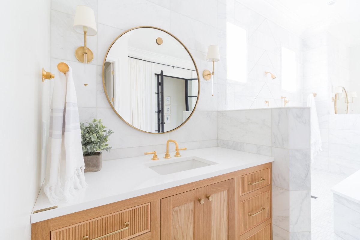 parrish_company's tweet image. Scandinavian style is simple yet soothing. Transform your bathroom into an open, airy retreat by pairing a light wood vanity with a white #Hanstone countertop and a large mirror. #finditatparrish #parrishfave #scandinaviandesign #bathroomremodel #bathroomdesign #interiordesign