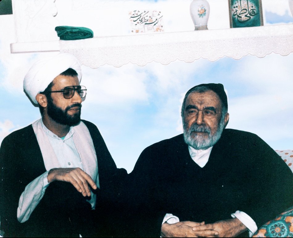 toobayemahabbat's tweet photo. مجالس ذکر اهل بیت علیهم‌السلام، حوض کوثر است؛
انسان را تمیز و سبک می‌کند؛
روضه‌ای از روضه‌های بهشت است.
#میرزا_اسماعیل_دولابی https://t.co/RZ9Bu6Erm3