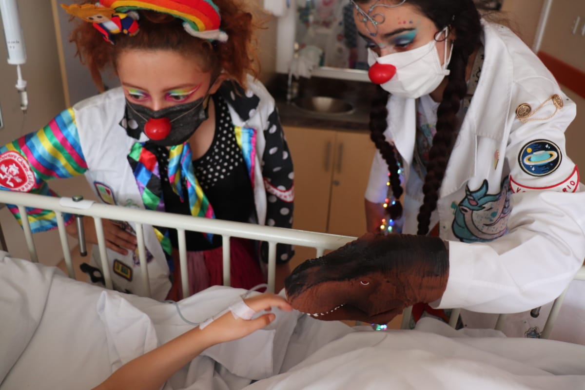 DoctoraClown's tweet photo. Ayer estuvimos en el Instituto Roosevelt con nuestras terapias de la risa, nos divertimos mucho y estamos muy felices de regresar a nuestras actividades.
@ioiroosevelt
#fundacion #doctoraclown #Clown #hospitalario #sonrisas #terapia
#Bogota #Terapiaderisa https://t.co/xFFqtkCuxh