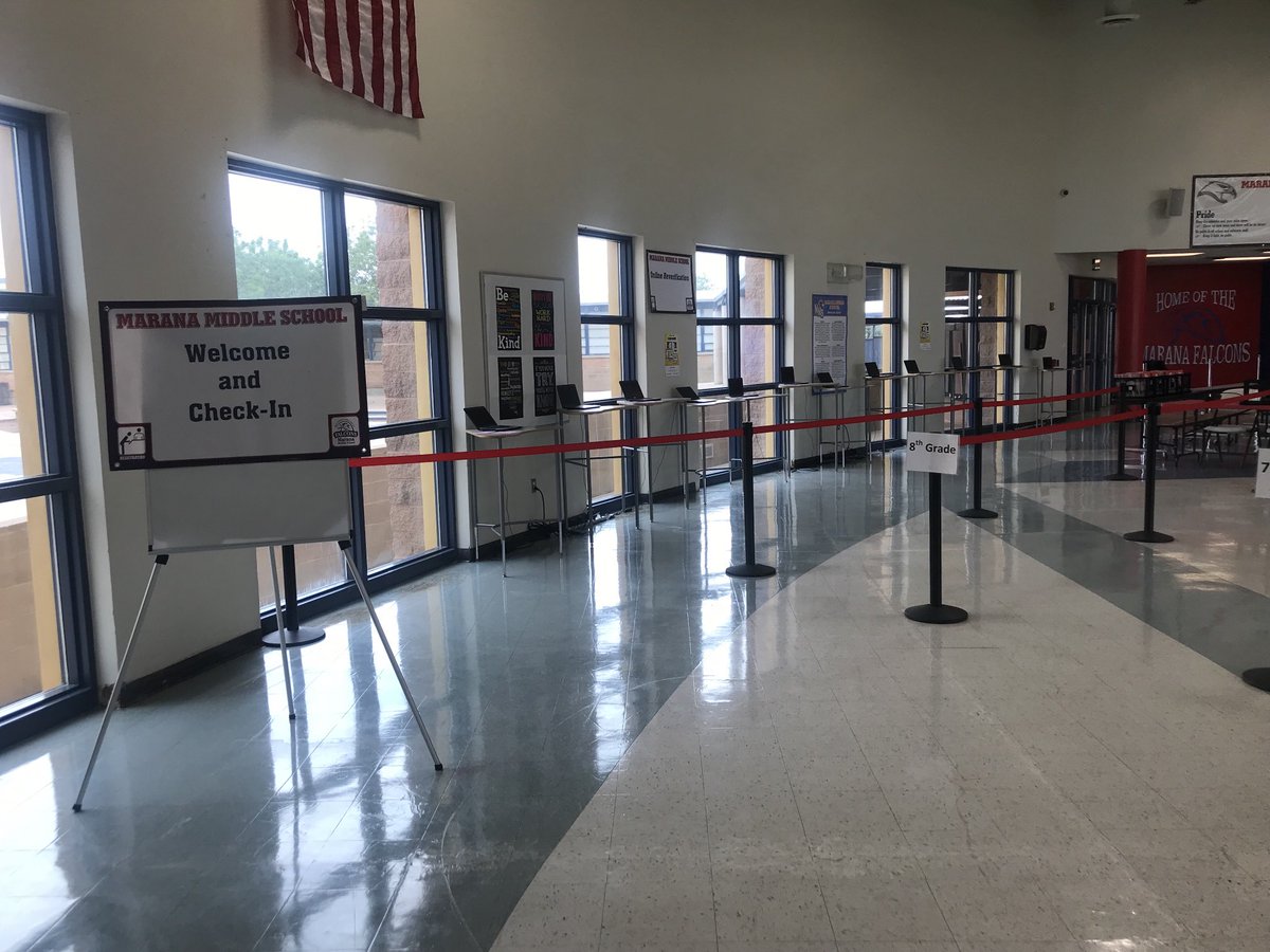 MaranaMiddle_AP's tweet photo. Falcon Days provides us with a wonderful opportunity to welcome our students and their families to Marana Middle School. We will provide all students with the support that they will need to accomplish hard work while showing them that we like to have fun! #FalconDays #FalconPride https://t.co/JW54v3RpuJ