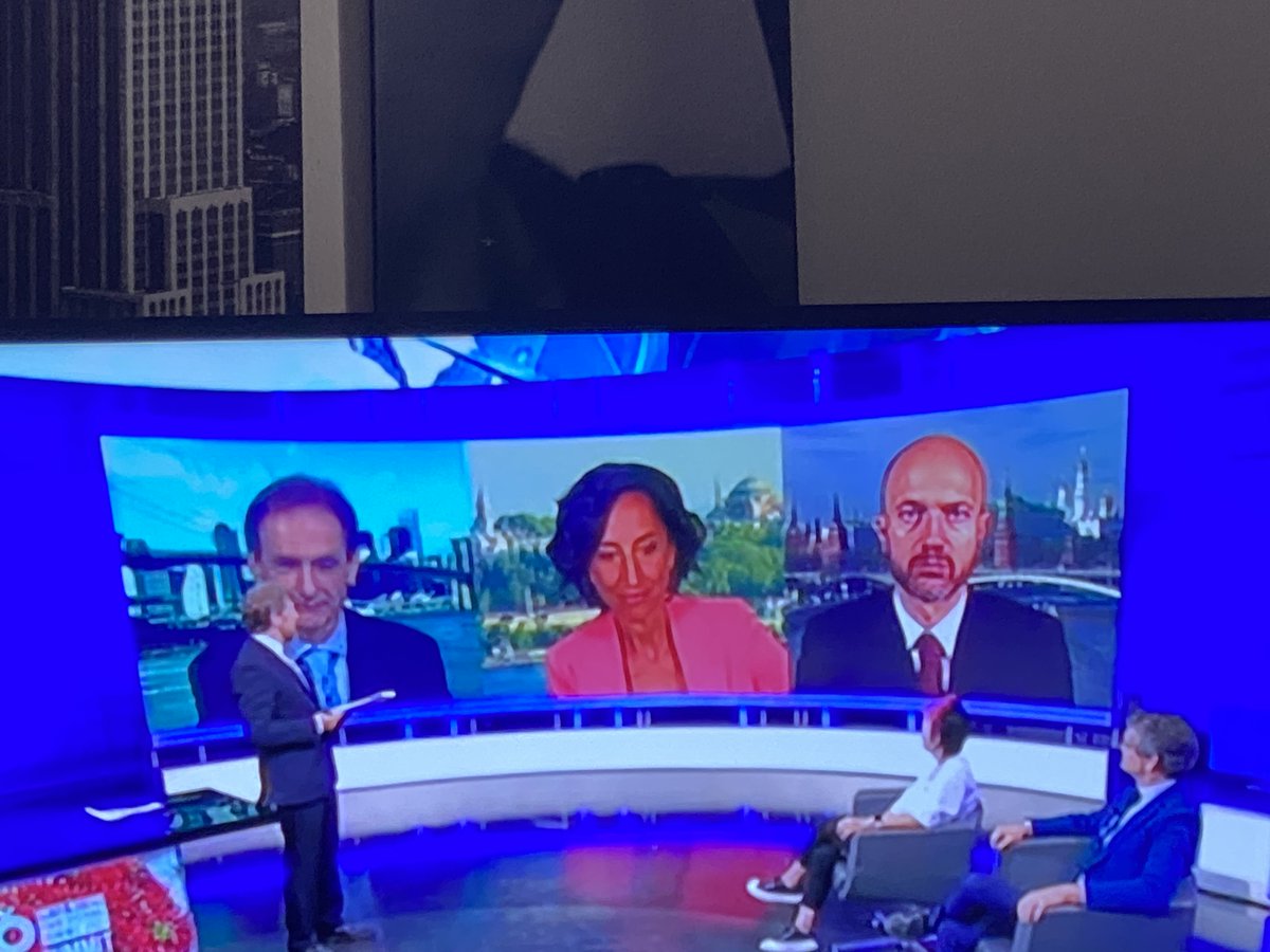 andrea_segre's tweet photo. Il traguardo #famezero si taglia puntando a #sprecozero: grazie al DG #FAO Maurizio Martina per il #PreVertice su #cibo e #sostenibilità, a Roberto Chinzari e a #speciale Tg1 dove i corrispondenti #Rai raccontano lo sviluppo sostenibile nel mondo, bella prova di servizio pubblico https://t.co/DdAO8mVjqL