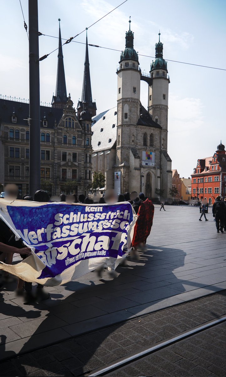 mic_weiland's tweet photo. Am vergangenen Samstag, dem 24.07., zog die Demonstrantion 'save our communication - Verfassungsschutz abschaffen' durch #Halle. Kritisiert wurde der sogenannte 'Staatstrojaner' sowie fehlende Kontrolle des Verfassungsschutz.
https://t.co/0NmUljnwMD
#HAL2407 https://t.co/R45dO0jzaO