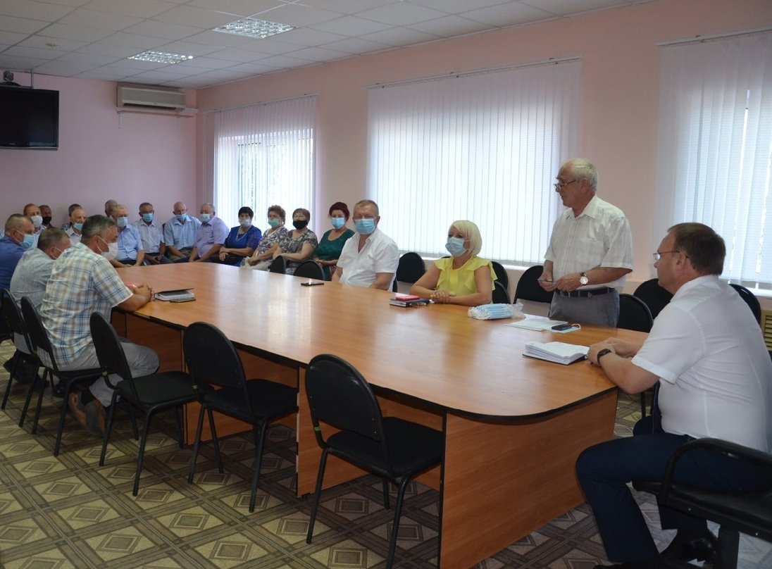 26 июля состоялась встреча представителей районного общества ветеранов и инвалидов войны и труда с главой Богатовского района В.А. Киреевым.