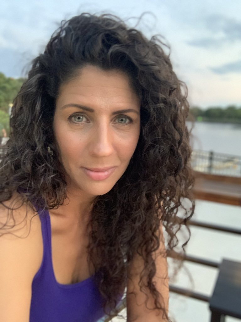 MzTrrz's tweet image. I was just complemented on my curls this weekend. Terry said that she thinks she has curls, but never tried. We than launched into a curly conversation that lasted an hour. Then she called me the next day to talk more curl product and care. Lol!  #curlsrule #curlygirl