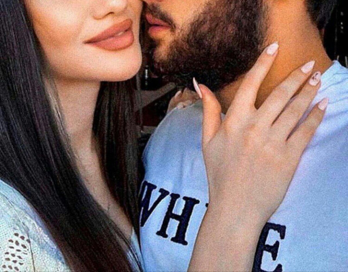 يـا عيونك اللي ماتغيب عن بالي .😔