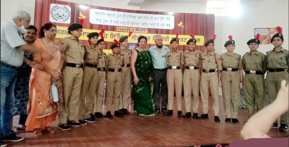 MitanshiSharma5's tweet photo. #EkMaiSauKeLiye #NCCforStatues #NCCSalutesKargilMartys #TreePlantation @HQ_DG_NCC @CPhhp @prodefencechan1 #NCCPlantsTree ���🇳 “I(NCC Cadet Mitanshi Sharma👮‍♀️) pledge to plant a new climate-resilient tree🌱 at home🏡, in your community🌍, or at your school🏫 this spring or fall.🌴🌳” https://t.co/jLpL378GZd