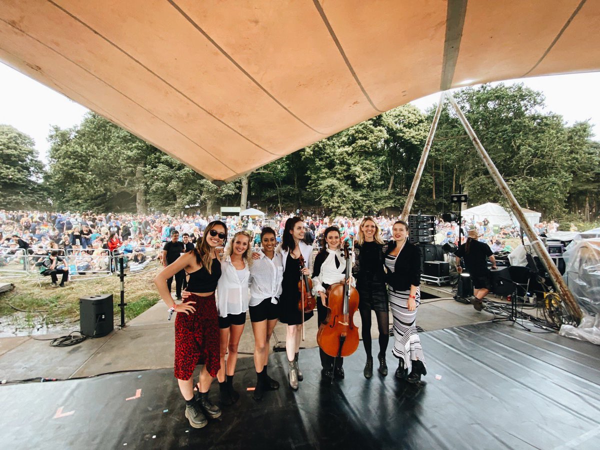 Kate_Simko's tweet image. Thank you @LatitudeFest for getting us back on a stage in 2021! What a buzzing crowd and day with @LEOrchestra alongside #DistDancing 🙏 

#latitude #latitudefestival #londonelectronicorchestra #hybridensemble #classicalelectronic #femaleensemble #distdancing #royalballet