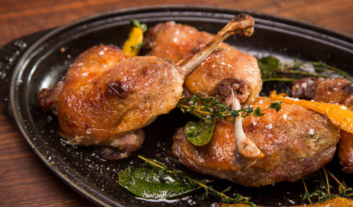 Индейка конфи. Утиные ножки в духовке. Утиные окорочка от юлии высоцкой. Окорочка утиные какие на вкус. Утиные ноги в духовке.