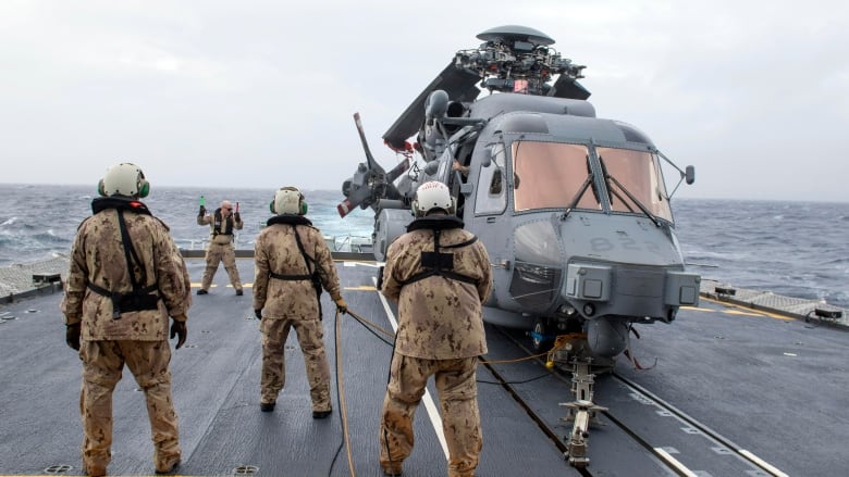 Released report into the crash of a #CanadianNavy #RCN #CH148 helicopter off Greece in April 2020. Six onboard died. Like many accidents in recent years, an overriding #autopilot has been involved. Six recommendations were given in the following report … https://t.co/28DWvgIMNq https://t.co/BAbDSXYCip