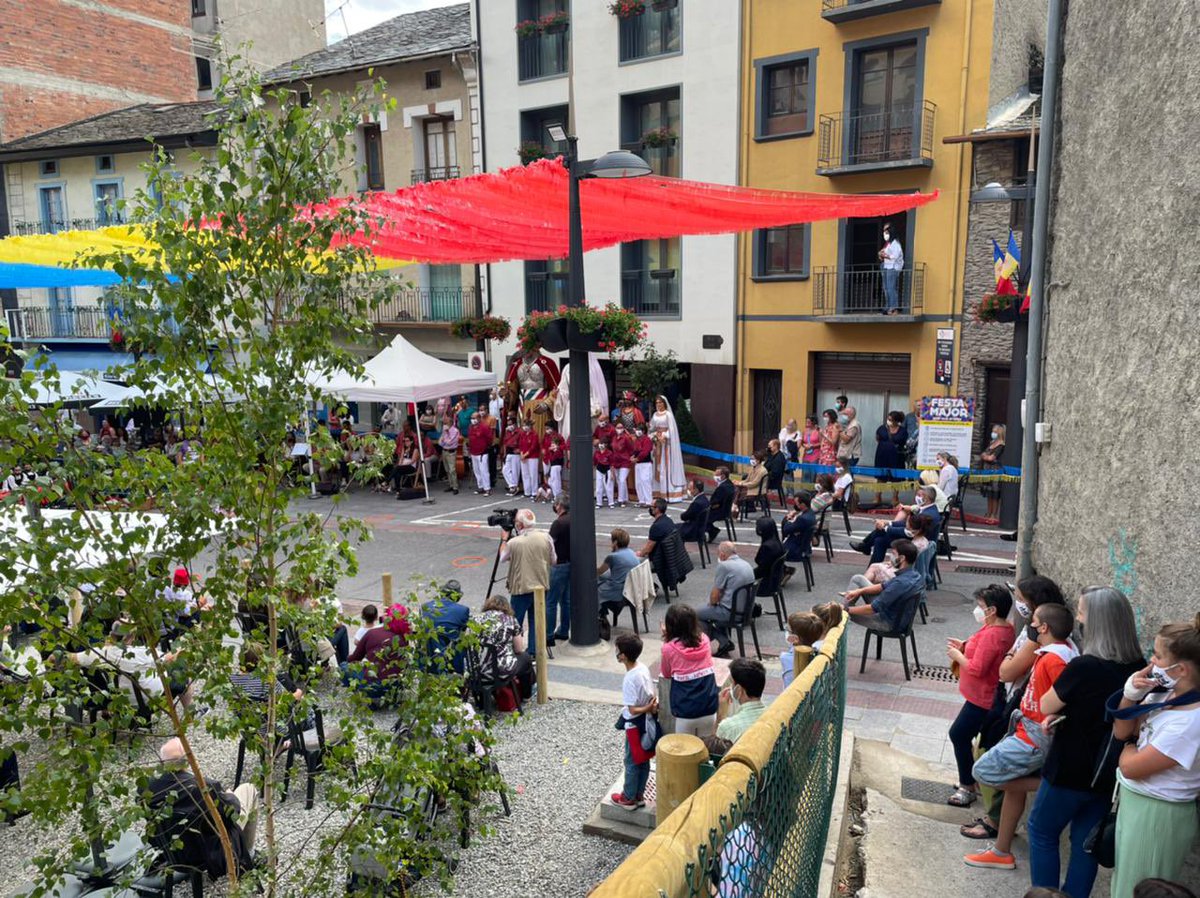 josep_majoral's tweet photo. Com a lauredià, el ball de la Marratxa és un dels més emotius del calendari festiu, juntament amb la diada de Canòlich. Enguany, hi hem pogut tornar! #moltcontent #festamajor @comusantjulia https://t.co/Md7kWHTL2w