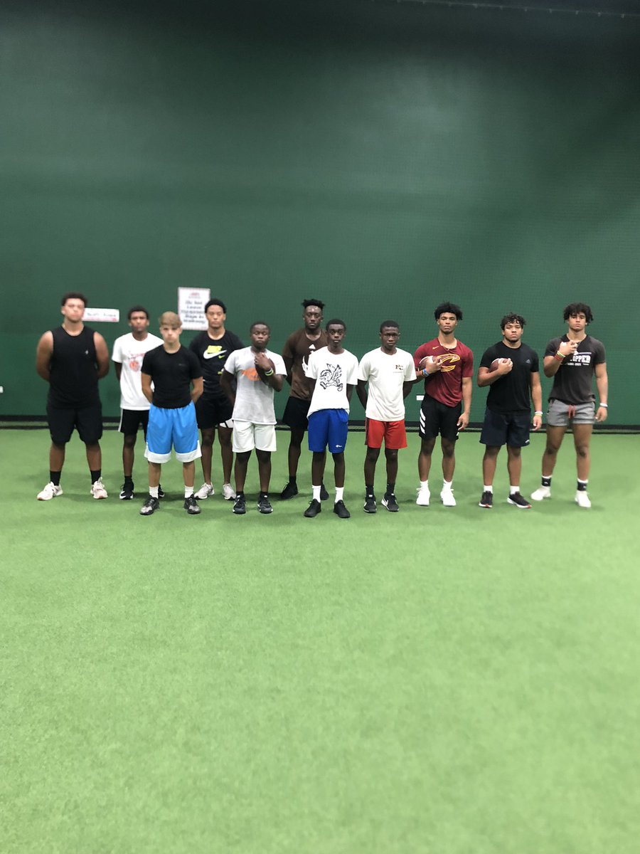 mj_sbbm4keys's tweet photo. SBBM•🦍•FOA @mxparrott3 @justinbonsu1 @ilwill20 @rpurch21 ⭐️⭐️⭐️@jda_anderson21 #sbbm #4KTS #HungrybutHumble #LOE #FOA #TTP #Hybridathletes https://t.co/EQ8IfKnuKr