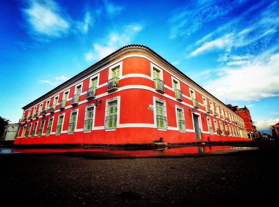 EurobuildingCor's tweet image. ¡Gracias Coro!😍🇻🇪

Gracias por regalarnos tu increíble naturaleza, por abrazarnos con tus playas, por enamorarnos con tus médanos y enamorarnos con tu casco histórico. Eres parte de nuestra vida y de nuestra forma de ser. ¡Simplemente, gracias por regalarnos tu calor y amor!