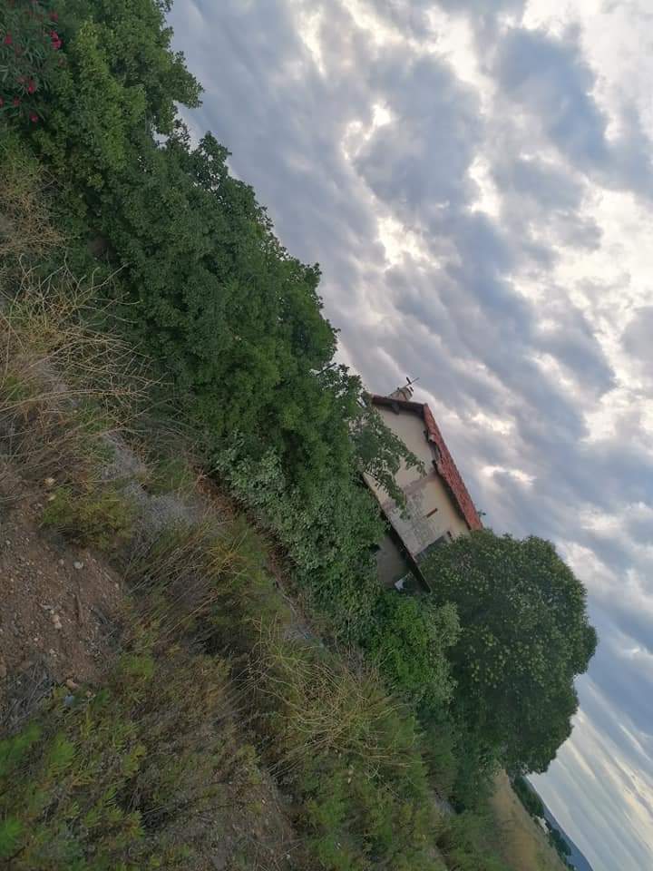 PerlesUrbex's tweet photo. On est toujours #lundivomi et pour changer des photos trop retouchées, en voilà quatre qui filent la gerbe à cause du cadrage. #maldemer 🤢 https://t.co/YdOR2veoyt