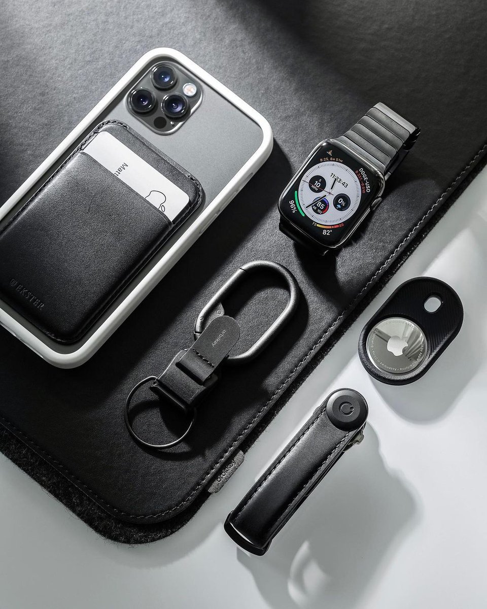 nipuntOfficial's tweet image. Which #accessory you like more ? 
Comment below now..
#nipuntofficial #developer #workfromanywhere #enterpreneur #workfromhome #trends #money #moneymindset