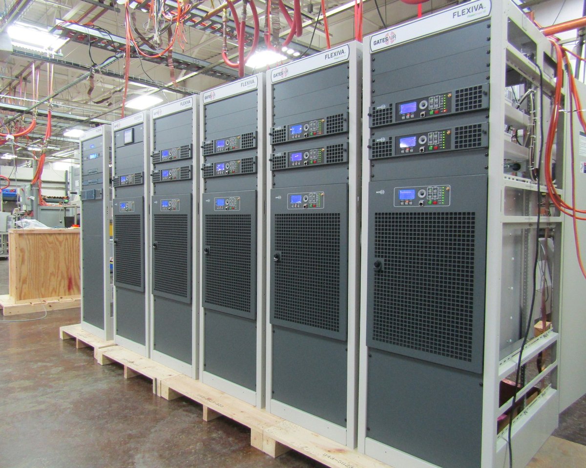GatesAir's tweet photo. Flexiva FAX10k 4+1 system on its way to the shipping docks. This array of four 10,000W transmitters features a fifth running backup - making it ideal for reliable multichannel FM broadcast. #MadeInUSA #YourOrderIsReady https://t.co/QCPtMzOIyw