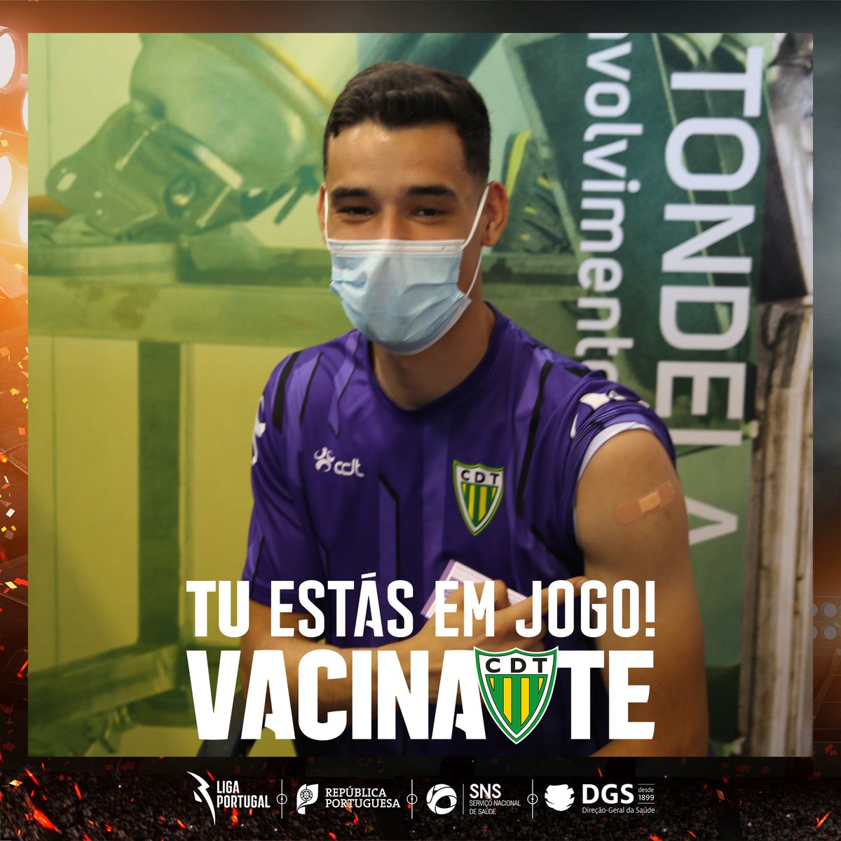 CDTondela1933's tweet photo. Não fiques fora de jogo. 𝐕𝐀𝐂𝐈𝐍𝐀-𝐓𝐄 💉 
 
🌐 https://t.co/aQJa8Ble71 | #VacinaçãoCOVID19

#LigaPortugal #SNS #DGS #EstamosOn https://t.co/KTRnuHxGZP