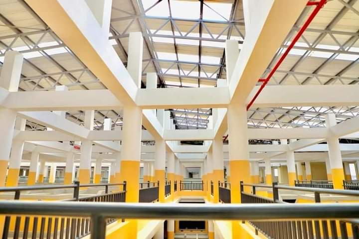 These photos were not downloaded from the internet, this is ARUA CENTRAL MARKET.
The Vendors, besides the usual market amenities will be able to enjoy 24 hr Music thru the PA system, 24hr security of over 20 CCTV cameras, a volcanic rock heated Eco Stoves in the Kitchen..
1/2