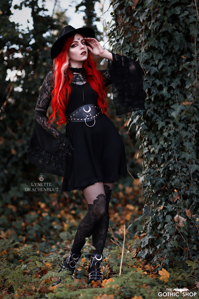 thegothicshop's tweet photo. Model: #LynetteDrachenblut
Photography: #Moonspells
Gretchen Dress: https://t.co/lfJn2sTR90 https://t.co/HLvVl2uyti