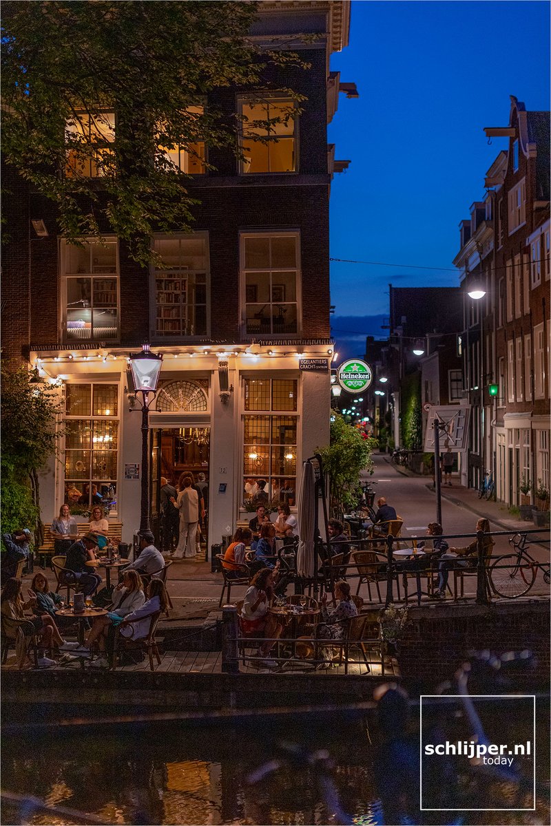 schlijper's tweet image. Egelantiersgracht, Eerste Egelantiersdwarsstraat

23.07.2021 22:42 #Amsterdam #Jordaan #cafetsmalle
