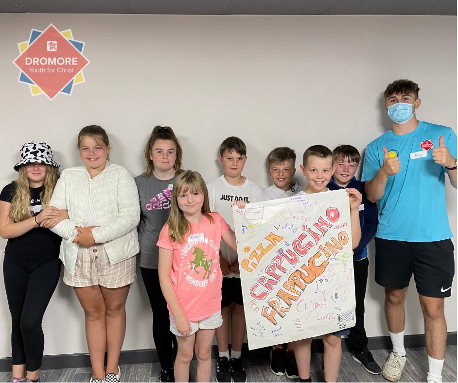 dromoreyfc's tweet photo. A fantastic first day at Summer Fun, thanks to all the young people for coming along. ☀️

We had friendship bracelets, painting ceramic money boxes and rugby with @RuckusRugby Already excited for tomorrow! 😊

@eayouthservice @YFCNI @Ed_Authority @abcb_council https://t.co/wduqwfDdVI