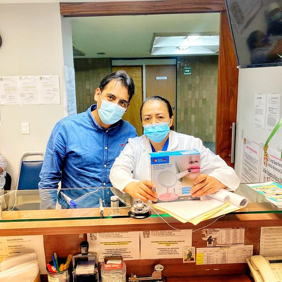 93Seccion's tweet image. Entrega de obsequio a la base trabajadora @FSTSE_MX @SntsaMX 
#seccion93 #sntsa #incich