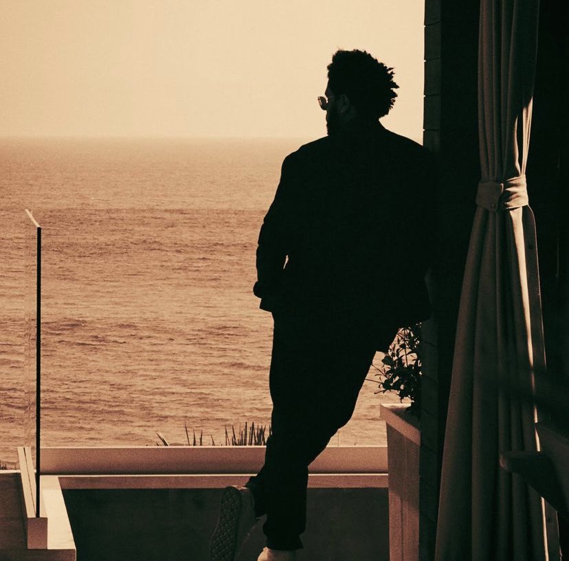 NewsWeeknd's tweet photo. THE DAWN IS COMING 🌅 https://t.co/0hlwVvPANs