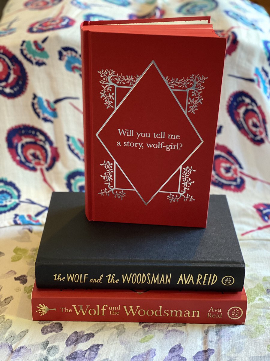 thickthighnolie's tweet photo. My The Wolf And The Woodsman books have been such good sports for my photo shoot earlier today π€£ #TWATW #YesIHave3Copies #SoonToBe4 #PrettyBooks @asimonereid https://t.co/ftg0Sx4ToJ