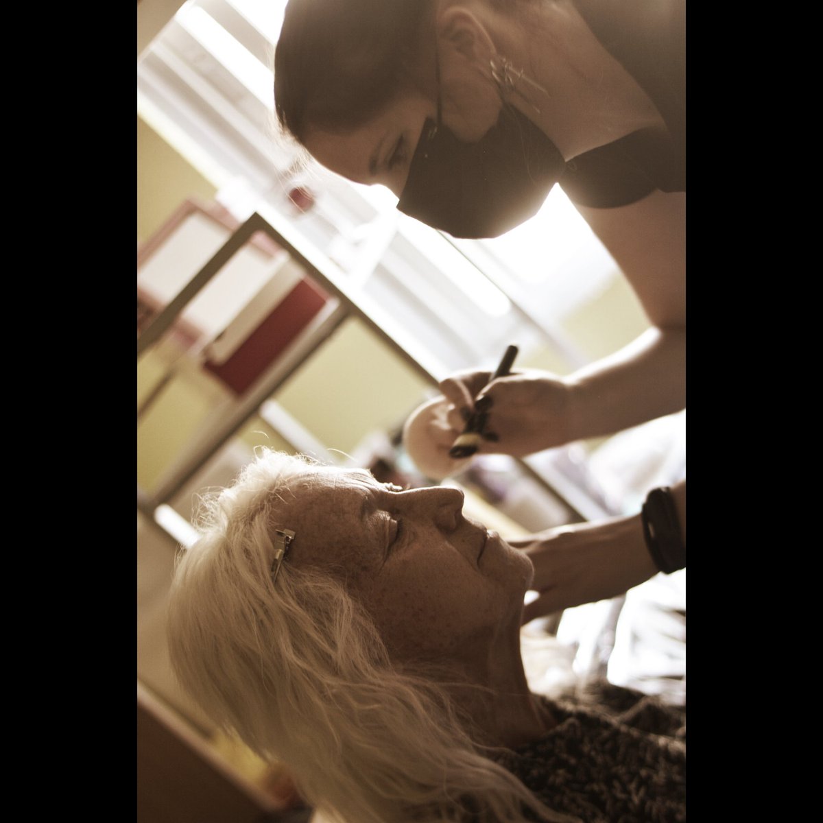 JoseLuisLozanoM's tweet photo. Ya tenía ganas de volver a rodar una de mis historias. GRACIAS a tod@s l@s que lo habéis hecho posible. Prometo tardar menos en rodar la siguiente.

#cine #rodaje #cortometraje #noloves #films #director #guion #writer #cinema #suspense #terror #🎬 #horror #picoftheday https://t.co/btNLmnuMHY