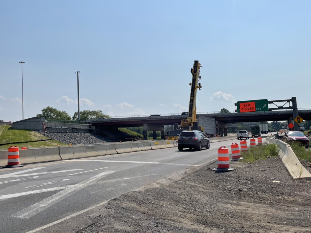 NYSDOTUtica's tweet photo. TRAVEL ADVISORY
NYS ROUTE 8 BRIDGE OVER ROUTE 5/12, NIGHTTIME WORK TO BEGIN. Routes 5/12 north and southbound will be closed to through traffic at the interchange nightly from 10PM through 6AM. Slow down, #DontDriveDistracted in the work zone! 🚧🦺‍ https://t.co/BqvDhVUG6G