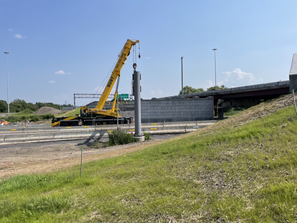 NYSDOTUtica's tweet photo. TRAVEL ADVISORY
NYS ROUTE 8 BRIDGE OVER ROUTE 5/12, NIGHTTIME WORK TO BEGIN. Routes 5/12 north and southbound will be closed to through traffic at the interchange nightly from 10PM through 6AM. Slow down, #DontDriveDistracted in the work zone! 🚧🦺‍ https://t.co/BqvDhVUG6G