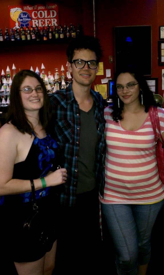 trimpact24's tweet photo. @HilarieBurton @SophiaBush @BethanyJoyLenz @DramaQueensOTH per today’s podcast… I have Brooke’s shirt from 6x24! This was at a @TylerHilton show at the Soapbox in Wilmington! I lived there for 10 years. @_amberc0110 https://t.co/U4iz5EPowY