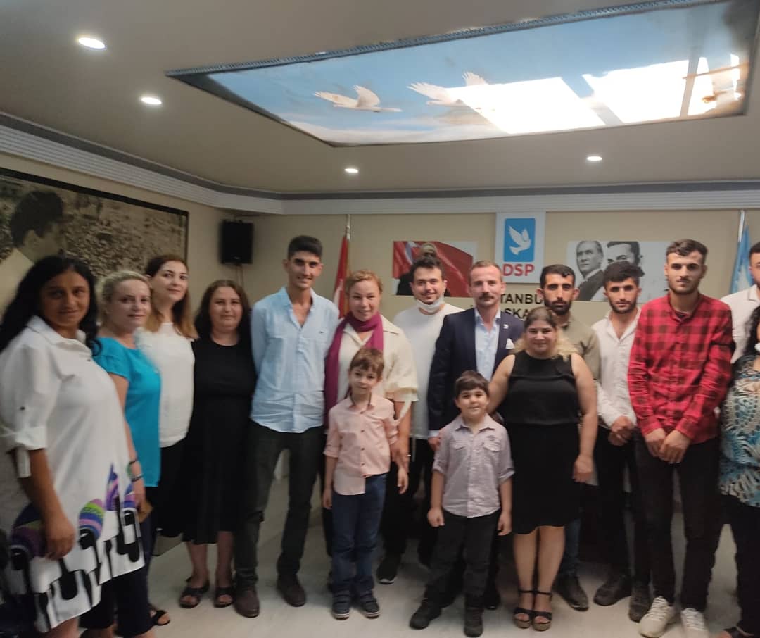 DspGul's tweet photo. Bu bayramda, Dsp  İstanbul  İl Başkanlığında. bereketli sofralar kurup Bayramımızı kutladık 🙏🇹🇷💙
Kadın ,erkek, genç yaşlı, çocuk demeden  yan yana, can cana tek  yürek olup özlemle  kucaklaştık 💙🕊️. 🇹🇷🕊️💙 https://t.co/k9h56OsZ7d