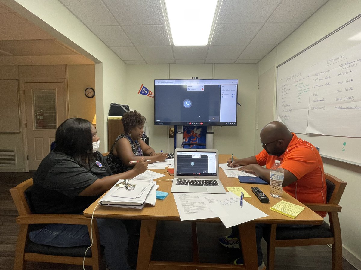 Up early and trying to get these last few positions filled before the start of the year #LMSSTRONG <a href="/LexMidSchool/">Lexington MS</a> <a href="/LCSJackets/">Lexington City Sch</a>