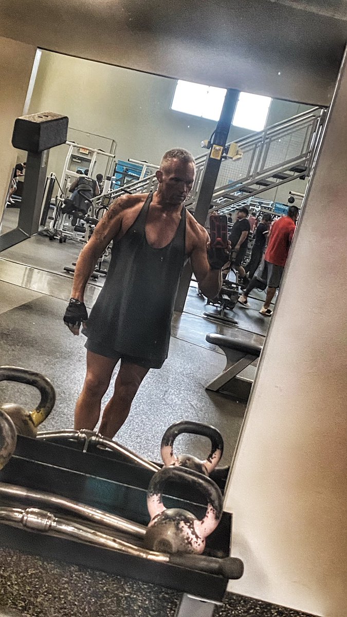TheVagician2's tweet photo. First day back at the gym this won’t be easy #gettingtooldforthis https://t.co/pXzrnzd9EO